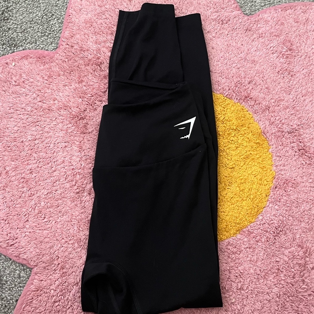 Gymshark Capri workout pants in black! Perfect conditon